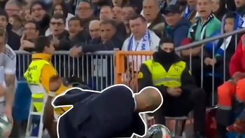 Huấn luyện viên Zidane bị đốn ngã sấp mặt trên sân