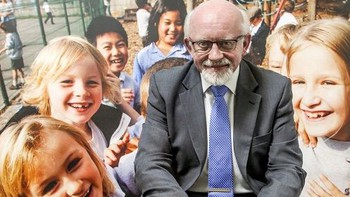 Hong Kong mùa covid-19: Cha mẹ khó khăn xin giảm học phí, trường nói trường cũng đang lao đao!