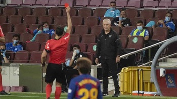 Giả tiếng còi trọng tài, HLV nổi tiếng ở La Liga lãnh thẻ đỏ trực tiếp