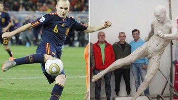 Hoảng hồn với bức tượng khỏa thân của Iniesta