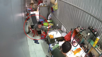 Nam thanh niên ngã quỵ, không thể đứng được vì ngủ sai tư thế