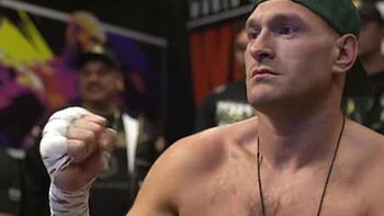 Tyson Fury tung video 'ngoại phạm' khi bị Wilder tố 'gài hàng' trong găng