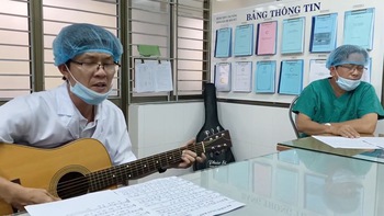 'Tiếng hát từ tâm dịch' lay động lòng người của các bác sĩ bệnh viện C Đà Nẵng