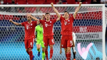 Bayern Munich thắng Sevilla, cả châu Âu tìm đường trốn