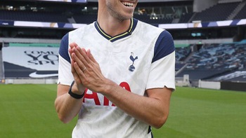 Gareth Bale có biểu cảm nhẹ nhàng khó đỡ như ‘con gái’