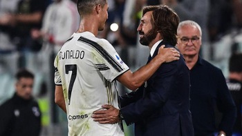 Ronaldo lại được HLV Andrea Pirlo ‘bốc’ lên mây