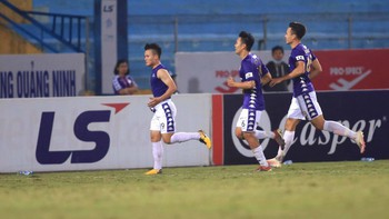 Đội TP HCM hãy mua Quang Hải để vô địch V.League