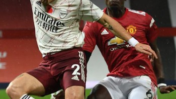 Paul Pogba và câu chuyện cái lốp xe đạp