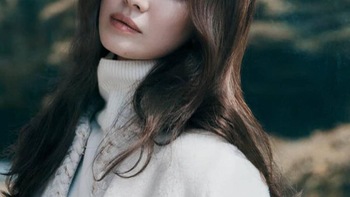 Song Hye Kyo bất ngờ đăng lại ảnh thời được Song Joong Ki cầu hôn