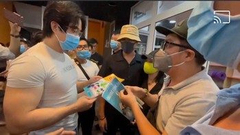 Nghệ sĩ tặng sách Đạo đức lớp 1 cho gymer xúc phạm NS Chí Tài