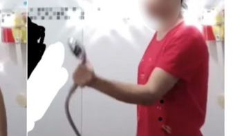 Người giúp việc bị bắt vì quay lén cảnh tắm cho chủ để đăng TikTok