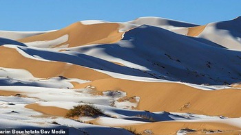 Tuyết phủ trắng Sahara