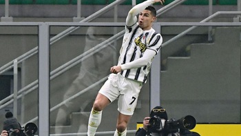 Ronaldo ‘chân nhanh hơn não’ giúp Juventus chiến thắng