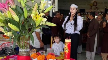Vợ hai và bạn bè Vân Quang Long làm điều đặc biệt trong lễ 49 ngày