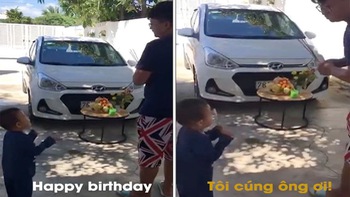 Bố cúng cầu may đầu năm, con tưởng sinh nhật hát 'Happy birthday'