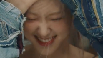 Rose gây bất ngờ vì hát bài thất tình mà vẫn tươi rói trong MV Gone