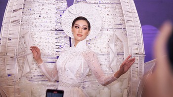 Cận cảnh trang phục dân tộc 'Kén em" dự Miss Universe của Khánh Vân