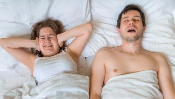 4 chiêu hiệu quả đối phó với 'đối tác' ngủ ngáy