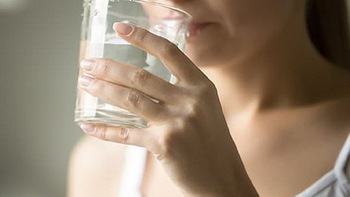 3 thời điểm 'vàng' trong ngày uống nước tốt cho cơ thể