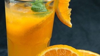 5 đối tượng đại kỵ nước cam và những điều cần lưu ý khi uống