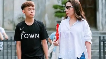 Ba mẹ Hồ Văn Cường lên tiếng về tin đồn bị Phi Nhung bóc lột