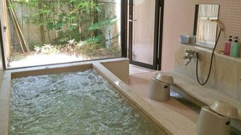 4 lý do khiến người Nhật không bao giờ đặt bồn cầu trong nhà tắm