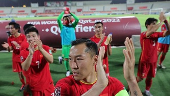 Cầu thủ Trung Quốc bị đối xử như nô lệ, sợ ngã gục trên sân