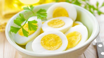 3 cách nấu trứng cần tránh để không bị ngộ độc, ung thư