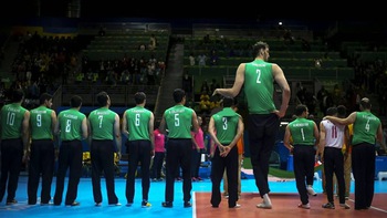 VĐV bóng chuyền 2m46 cao nhất thế giới, vô đối tại Paralympic