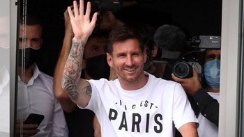 Messi khiến fan phát cuồng, bay chục nghìn km đến xem PSG đá