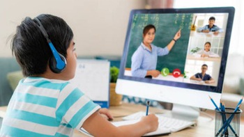 Cách giúp trẻ thấy thoải mái khi học online