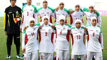 Sự thật vụ 8 cầu thủ nam giả gái thi đấu của bóng đá Iran