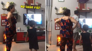 Hai chị em troll vỡ màn hình tivi khiến cả nhà hốt hoảng