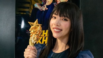 Thu Trang nhận giải 'Nữ nghệ sĩ Quốc tế xuất sắc nhất 2021'
