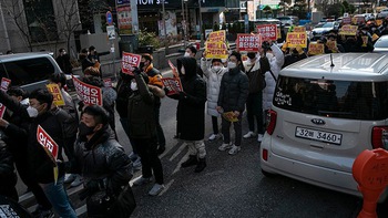 'Nữ quyền' bị cánh đàn ông ở Hàn Quốc phản đối kịch liệt