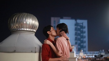'Chị Mười Ba' Thu Trang có nụ hôn màn ảnh đầu tiên