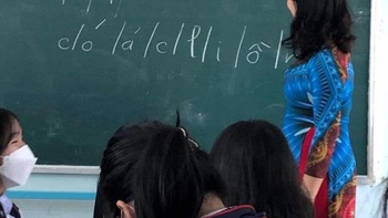 Ảnh vui 9/2: Cô giáo khai xuân bằng thử thách 'Vua tiếng Việt'