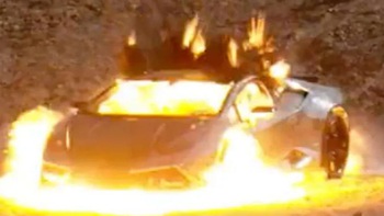 Cho nổ tung chiếc Lamborghini Huracan gần 7 tỉ để tạo NFT