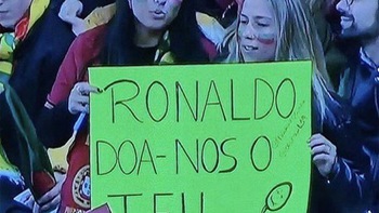 Fan nữ xin tinh trùng của Cristiano Ronaldo