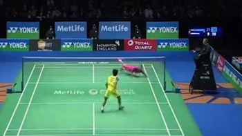 Pha cứu cầu kinh điển của Lin Dan