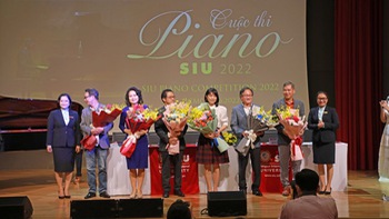 Eun Young Joo ngồi 'ghế nóng' SIU Piano Competition 2022