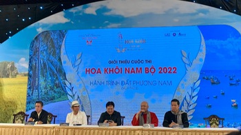 Bất ngờ Hoa khôi Nam Bộ 2022 trao vương miện làm từ… lá cây, vải