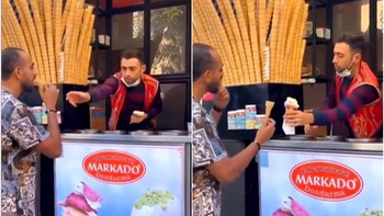 Chàng trai bán kem Thổ Nhĩ Kỳ nổi quạu vì gặp khách nhây