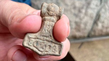 Phát hiện cổ vật hình búa Thor 1.000 năm tuổi