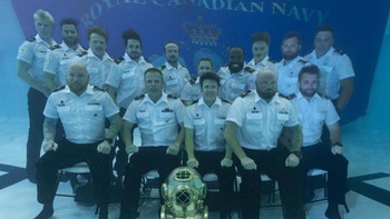 Bức ảnh tốt nghiệp ‘cực uy tín’ của Hải quân Hoàng gia Canada