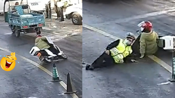 Chàng trai té dập mặt vì giúp đỡ người qua đường