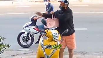 Chàng trai mặc quần hồng khiến gia chủ giật mình tưởng trộm xe máy