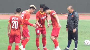 Xem HLV Park Hang Seo pha trò ở tuyển Việt Nam