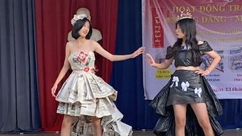 Dàn nữ sinh diện trang phục tái chế diễn catwalk thần thái đỉnh cao