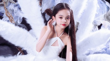 Choáng với 'pro5' mẫu nhí 8 tuổi Bảo Hân đắt show quốc tế